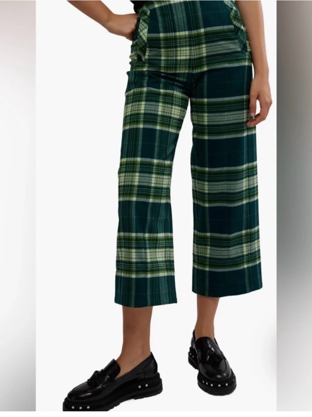 🎉NEW LISTING!🎉Free People Green Plaid Wide-Leg Cropped Pants